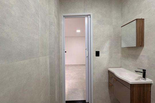 Banheiro de kitnet/studio para alugar com 1 quarto, 17m² em Parque das Nações, Santo André