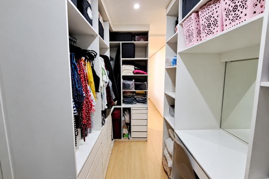 Closet de casa para alugar com 3 quartos, 123m² em Vila Cloris, Belo Horizonte