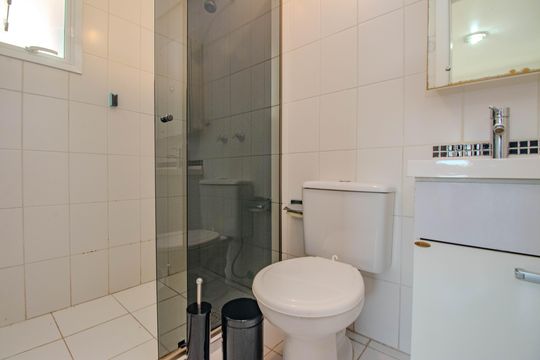 Banheiro da Suíte de apartamento para alugar com 3 quartos, 124m² em Jardim Carvalho, Porto Alegre