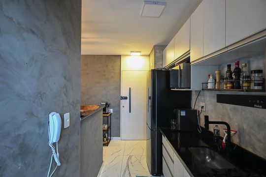 Cozinha de apartamento à venda com 2 quartos, 64m² em Vila Andrade, São Paulo