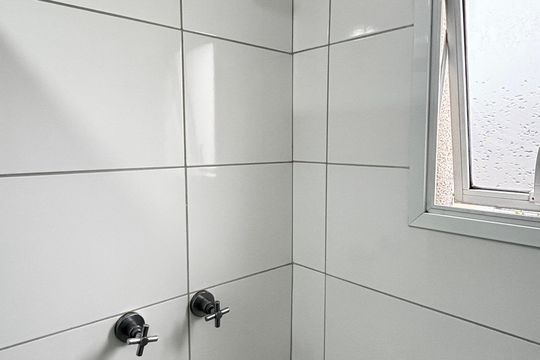 Banheiro da Suíte de apartamento para alugar com 2 quartos, 67m² em Vila Valparaíso, Santo André
