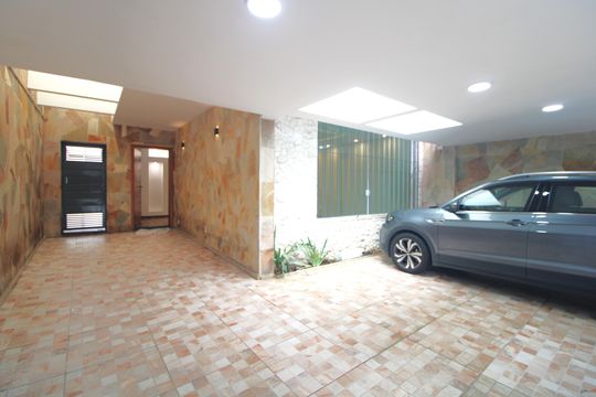 Garagem de casa para alugar com 3 quartos, 200m² em Vila da Saúde, São Paulo
