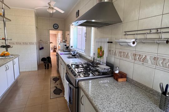 Casa de Condomínio para alugar com 3 quartos, 1200m² em Parque Sao Paulo, Cotia