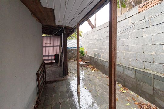 Quintal de casa para alugar com 3 quartos, 150m² em Vila Santa Lucia, Carapicuíba