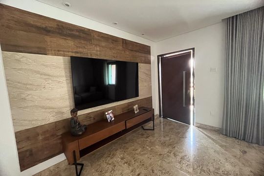 Casa à venda com 3 quartos, 400m² em Betania, Contagem