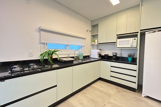 Cozinha de casa para alugar com 2 quartos, 92m² em Campeche, Florianópolis