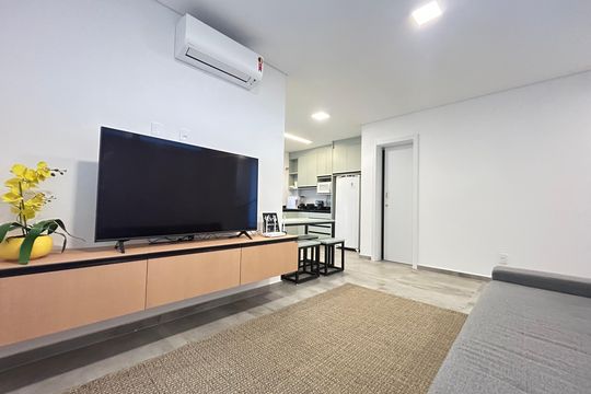 Sala de casa para alugar com 2 quartos, 92m² em Campeche, Florianópolis