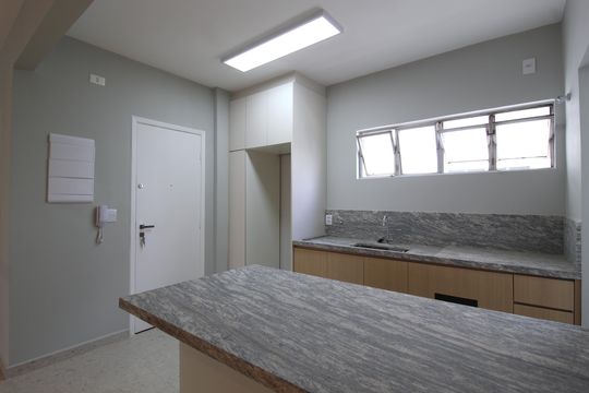 Cozinha e Área de Serviço de apartamento à venda com 2 quartos, 76m² em Vila Nova Conceição, São Paulo