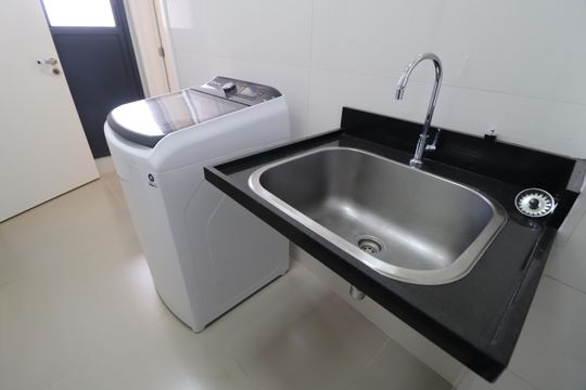 Área de Serviço de apartamento para alugar com 3 quartos, 135m² em Jardim Karaíba, Uberlândia