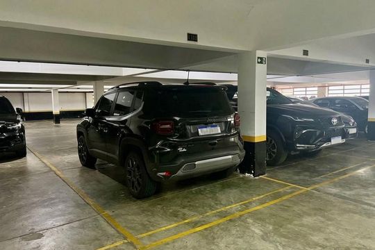 Garagem de apartamento para alugar com 4 quartos, 340m² em Mangabeiras, Belo Horizonte