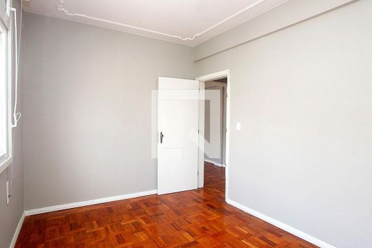 Quarto 1 de apartamento para alugar com 2 quartos, 81m² em Cidade Baixa, Porto Alegre