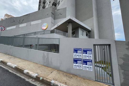 Fachada com PLACA GRANDE de apartamento à venda com 2 quartos, 36m² em Santa Maria, Osasco