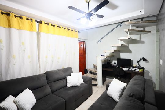 Sala de casa para alugar com 2 quartos, 70m² em Cidade das Flores, Osasco