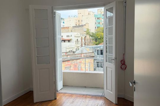 Apartamento à venda com 3 quartos, 73m² em Floresta, Porto Alegre