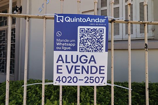 Placa de apartamento à venda com 3 quartos, 73m² em Floresta, Porto Alegre