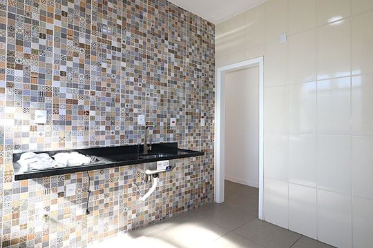 Cozinha e Área de Serviço de apartamento para alugar com 3 quartos, 73m² em Floresta, Porto Alegre