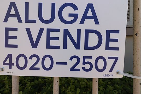 Placa de apartamento à venda com 3 quartos, 73m² em Floresta, Porto Alegre