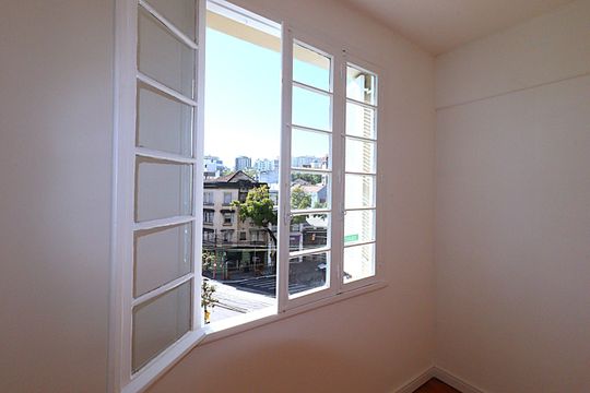  Quarto 3  de apartamento à venda com 3 quartos, 73m² em Floresta, Porto Alegre