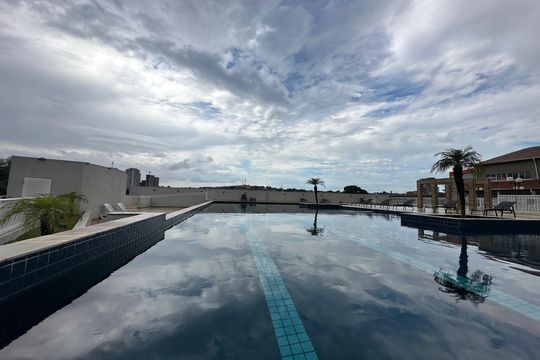 Área comum - Piscina de apartamento para alugar com 1 quarto, 54m² em Jardim Maria Helena, Barueri