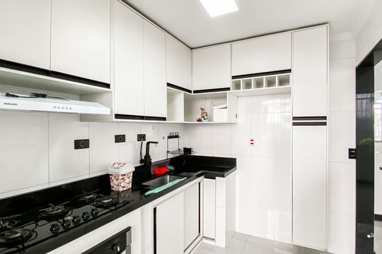 Cozinha  de apartamento à venda com 2 quartos, 53m² em Jardim Gonzaga, São Paulo