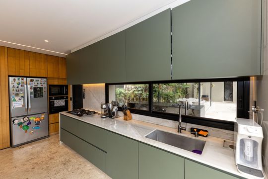 Cozinha de casa de condomínio à venda com 5 quartos, 1100m² em Residencial Sul, Nova Lima