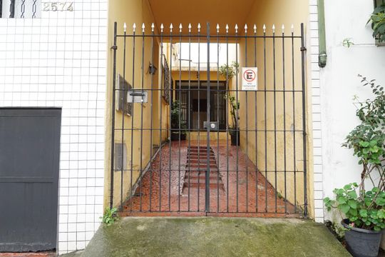 Fachada de casa para alugar com 1 quarto, 55m² em Ipiranga, São Paulo