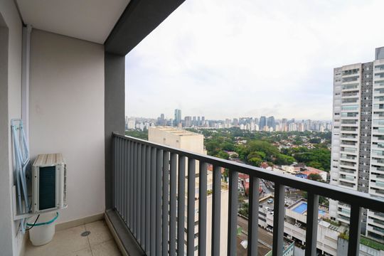 Varanda de kitnet/studio para alugar com 1 quarto, 30m² em Santo Amaro, São Paulo