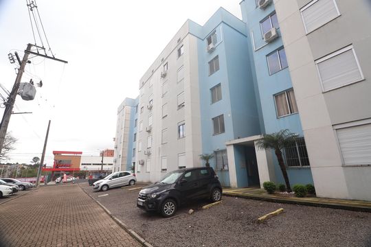 Fachada  de apartamento à venda com 2 quartos, 48m² em Olaria, Canoas