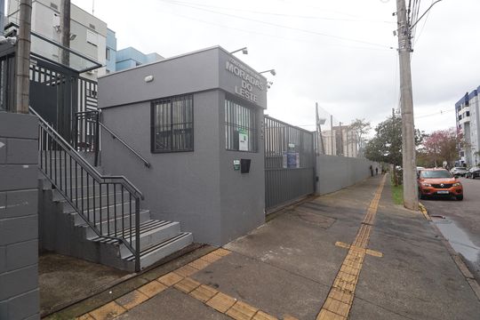 Fachada  de apartamento à venda com 2 quartos, 48m² em Olaria, Canoas