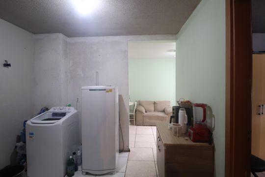 Cozinha/Área de serviço de apartamento à venda com 2 quartos, 48m² em Olaria, Canoas