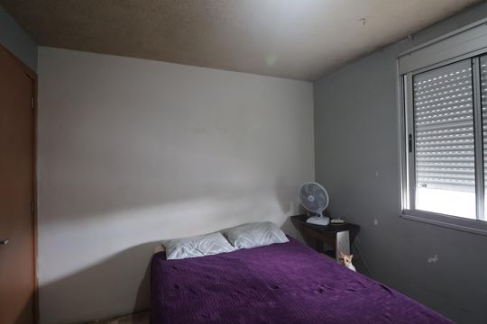 Quarto 2 de apartamento à venda com 2 quartos, 48m² em Olaria, Canoas