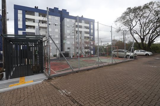 Quadra Esportiva de apartamento à venda com 2 quartos, 48m² em Olaria, Canoas