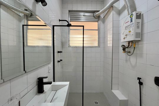 Banheiro de apartamento para alugar com 1 quarto, 39m² em Copacabana, Rio de Janeiro