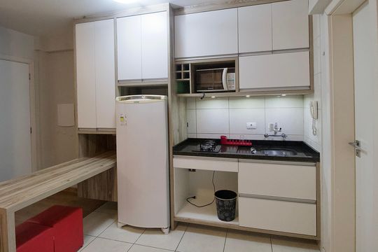 Cozinha de apartamento para alugar com 1 quarto, 33m² em Centro, Curitiba