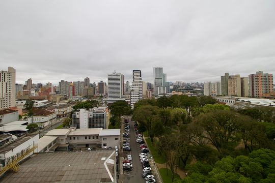Terraço - Vista de apartamento para alugar com 1 quarto, 33m² em Centro, Curitiba