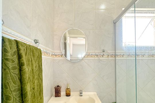 Banheiro 1 de casa para alugar com 2 quartos, 106m² em Cachoeira do Bom Jesus, Florianópolis