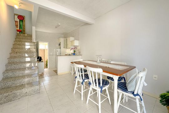 Sala de Jantar de casa para alugar com 2 quartos, 106m² em Cachoeira do Bom Jesus, Florianópolis