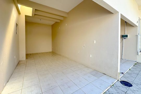 Garagem de casa para alugar com 2 quartos, 106m² em Cachoeira do Bom Jesus, Florianópolis