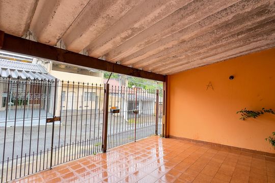 Garagem de casa para alugar com 3 quartos, 110m² em Jardim Aeroporto, São Paulo