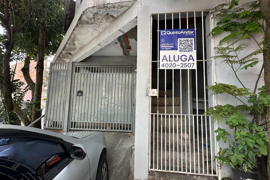 Fachada de casa para alugar com 2 quartos, 82m² em Parque dos Camargos, Barueri