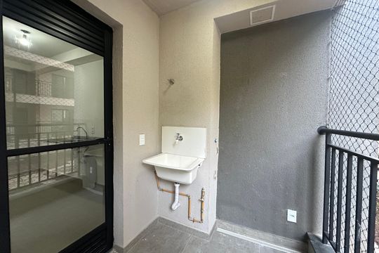 Área de Serviço de apartamento para alugar com 2 quartos, 59m² em Votupoca, Barueri