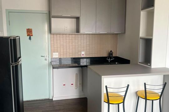 Cozinha de kitnet/studio para alugar com 1 quarto, 33m² em Santana, São Paulo