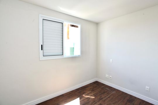 Quarto 1 de apartamento para alugar com 2 quartos, 60m² em Cabral, Contagem