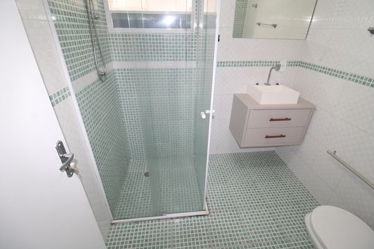 Banheiro de apartamento para alugar com 2 quartos, 77m² em Vila Amalia (zona Norte), São Paulo