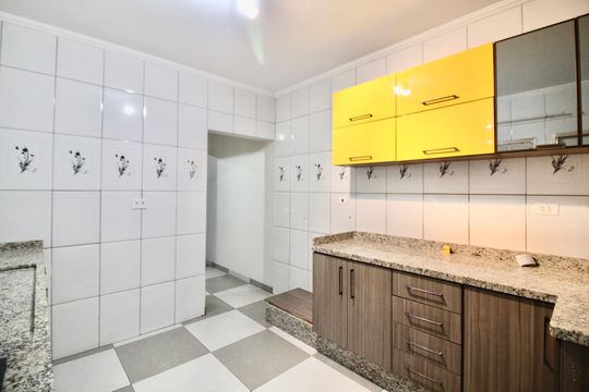 Casa para alugar com 3 quartos, 100m² em Conjunto Residencial Presidente Castello Branco, Ferraz de Vasconcelos