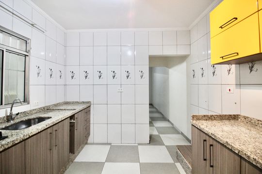 Casa para alugar com 3 quartos, 100m² em Conjunto Residencial Presidente Castello Branco, Ferraz de Vasconcelos