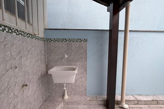 Área de serviço de kitnet/studio para alugar com 1 quarto, 62m² em Jacarepaguá, Rio de Janeiro