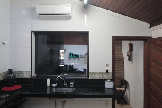 Cozinha de casa para alugar com 3 quartos, 230m² em Primeiro de Maio, Belo Horizonte