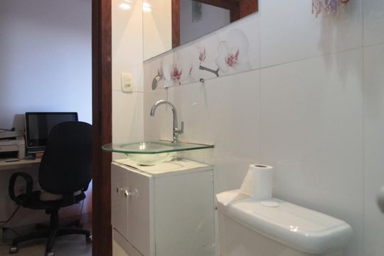 Banheiro da Suite de casa para alugar com 3 quartos, 230m² em Primeiro de Maio, Belo Horizonte