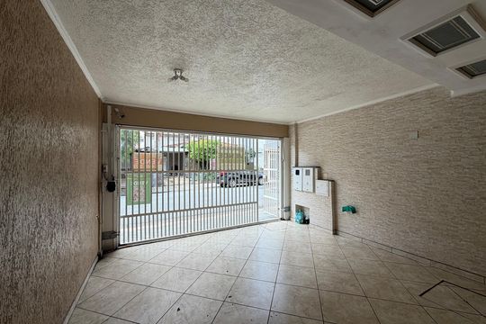 Garagem de casa para alugar com 3 quartos, 270m² em Rudge Ramos, São Bernardo do Campo